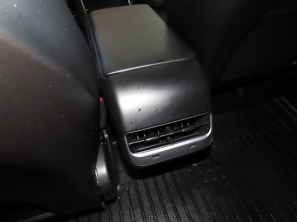 Tesla Model 3 — photo 16