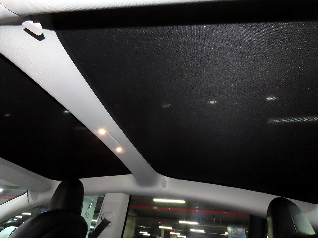 Tesla Model 3 — photo 17