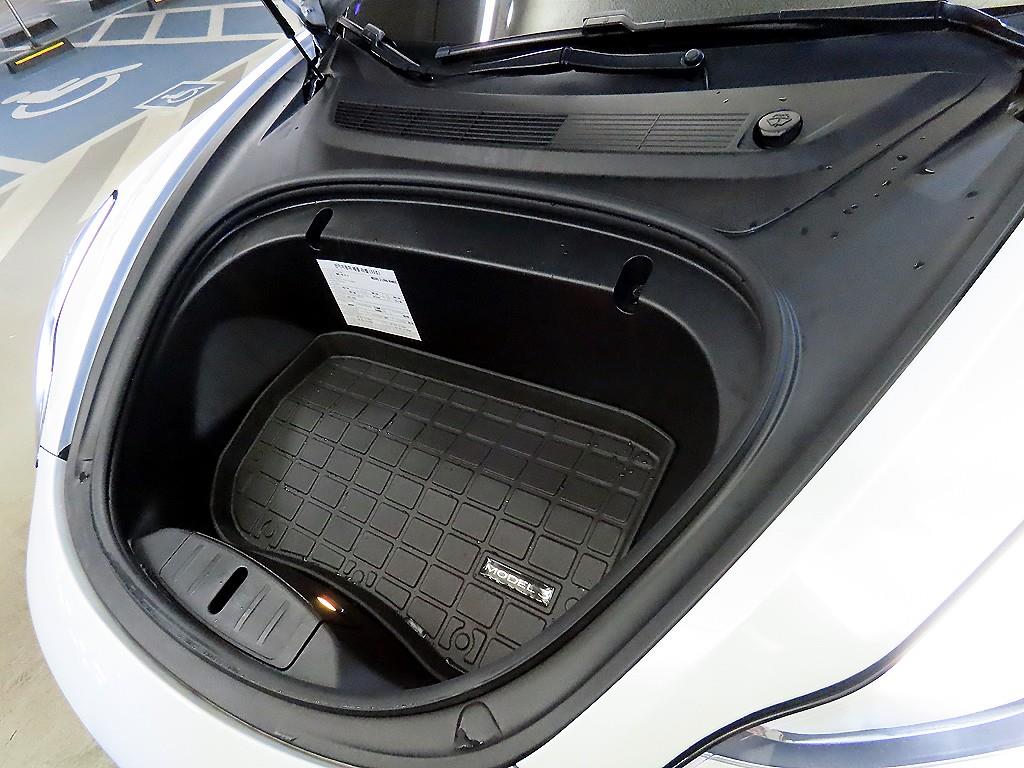 Tesla Model 3 — photo 19
