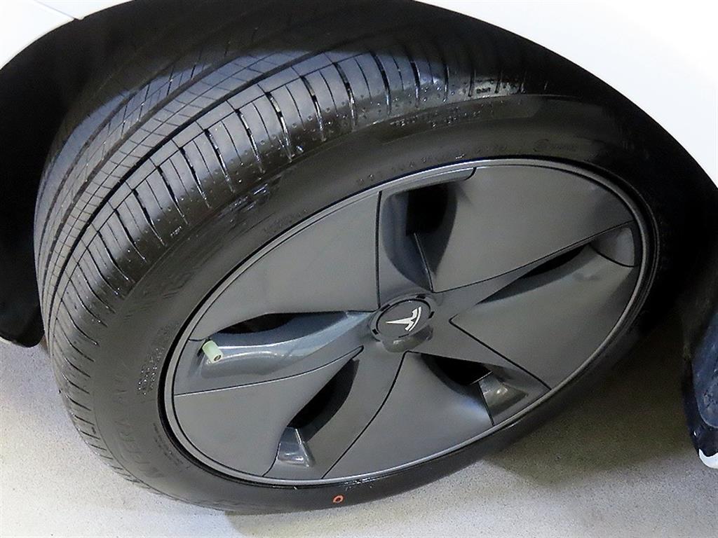 Tesla Model 3 — photo 20