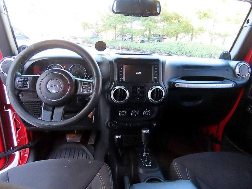 Jeep Wrangler — photo 07
