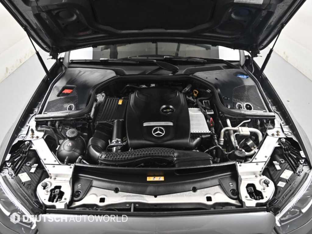 Mercedes-Benz E-Class — photo 06