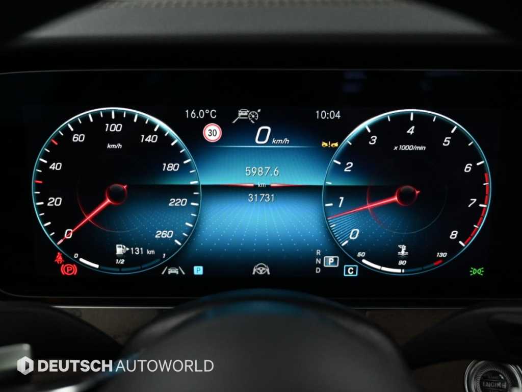 Mercedes-Benz E-Class — photo 08