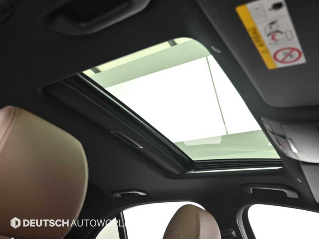 Mercedes-Benz E-Class — photo 18
