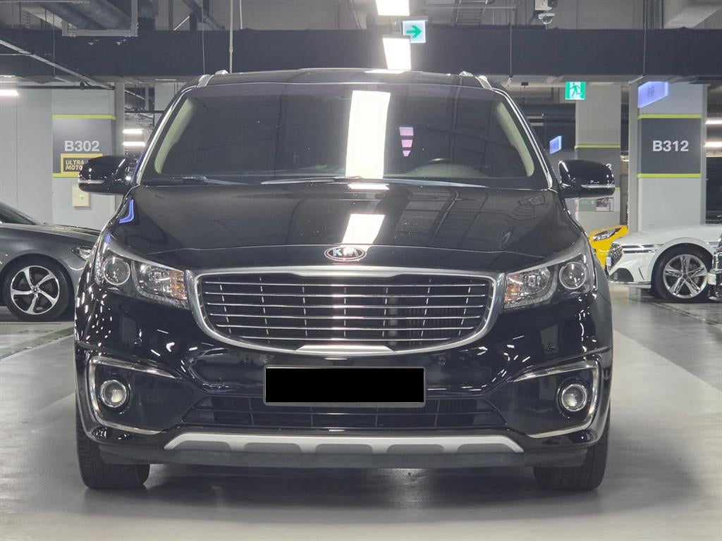 Kia Carnival — photo 02