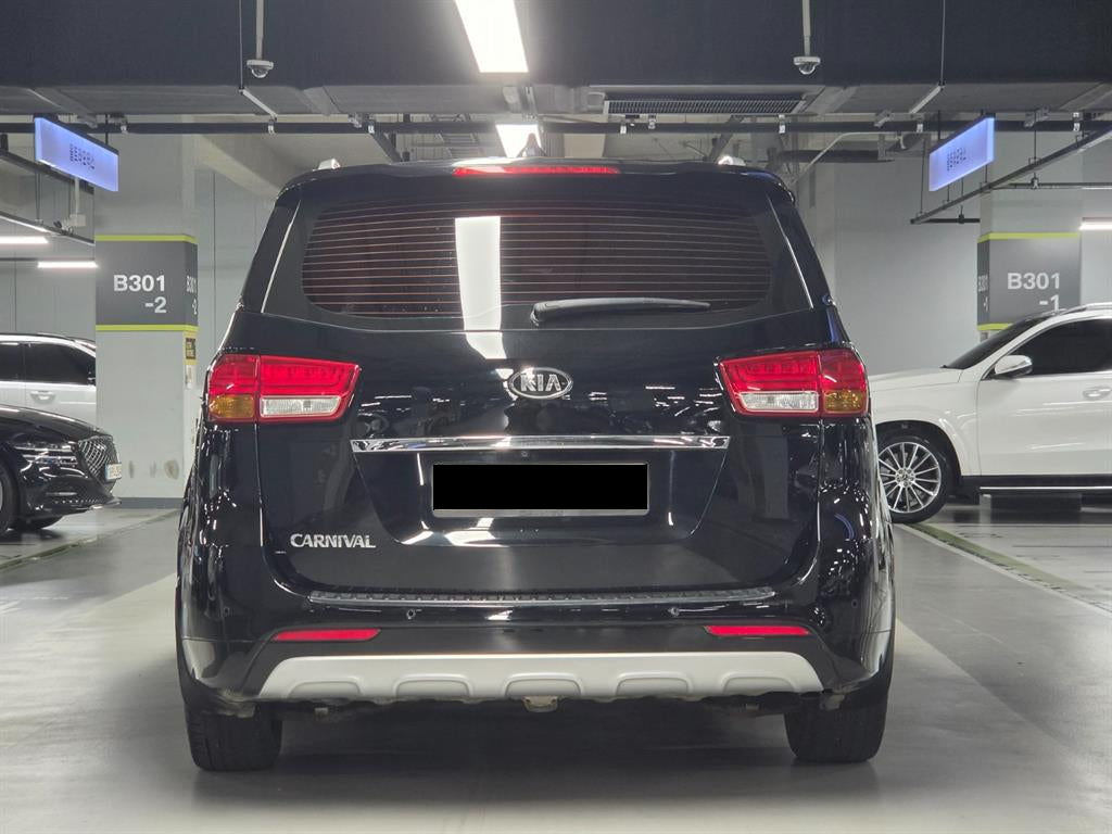 Kia Carnival — photo 05
