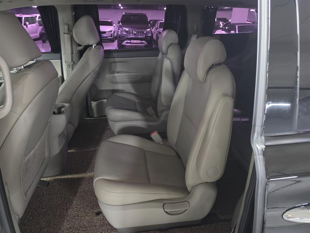 Kia Carnival — photo 10