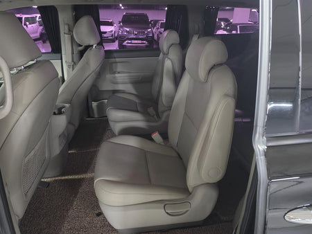 Kia Carnival — photo 10