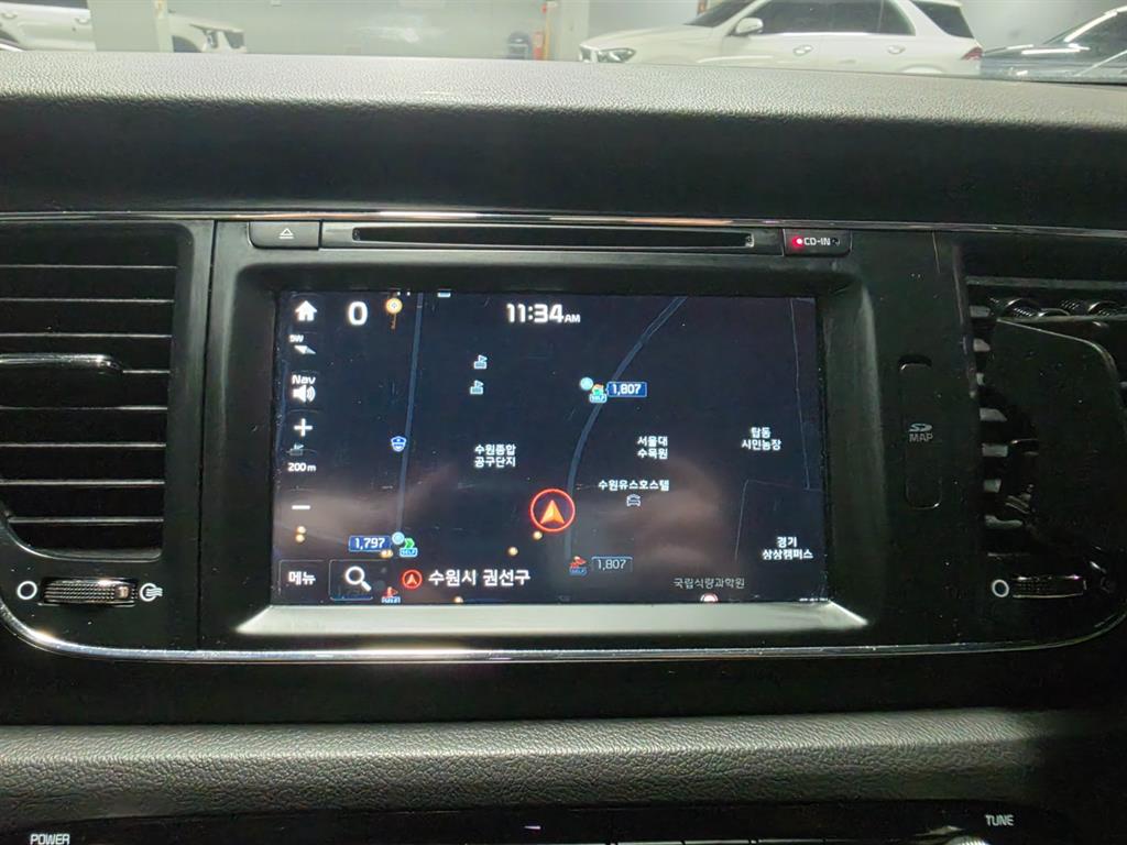 Kia Carnival — photo 13