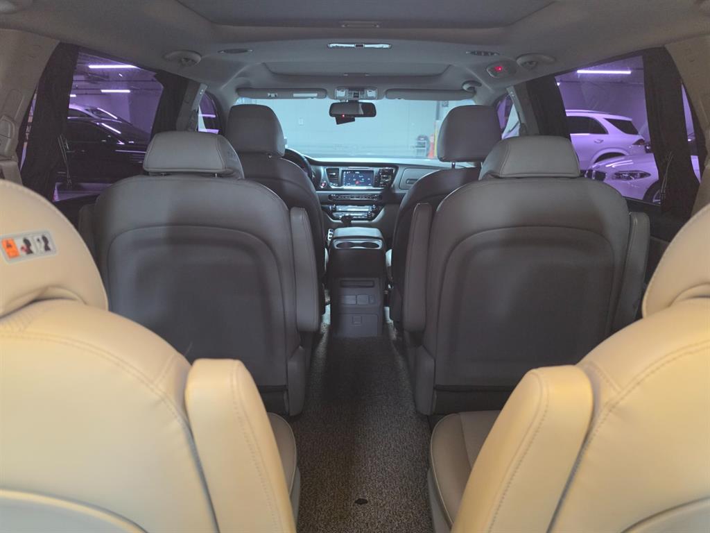 Kia Carnival — photo 19