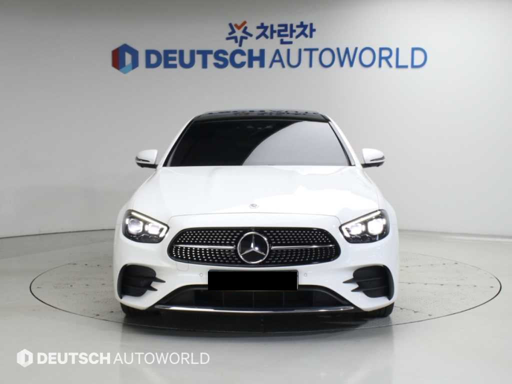 Mercedes-Benz E-Class — photo 03