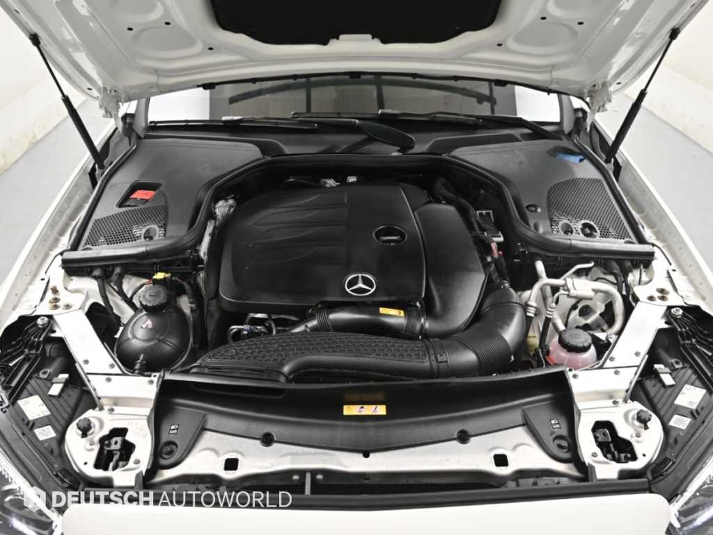 Mercedes-Benz E-Class — photo 06