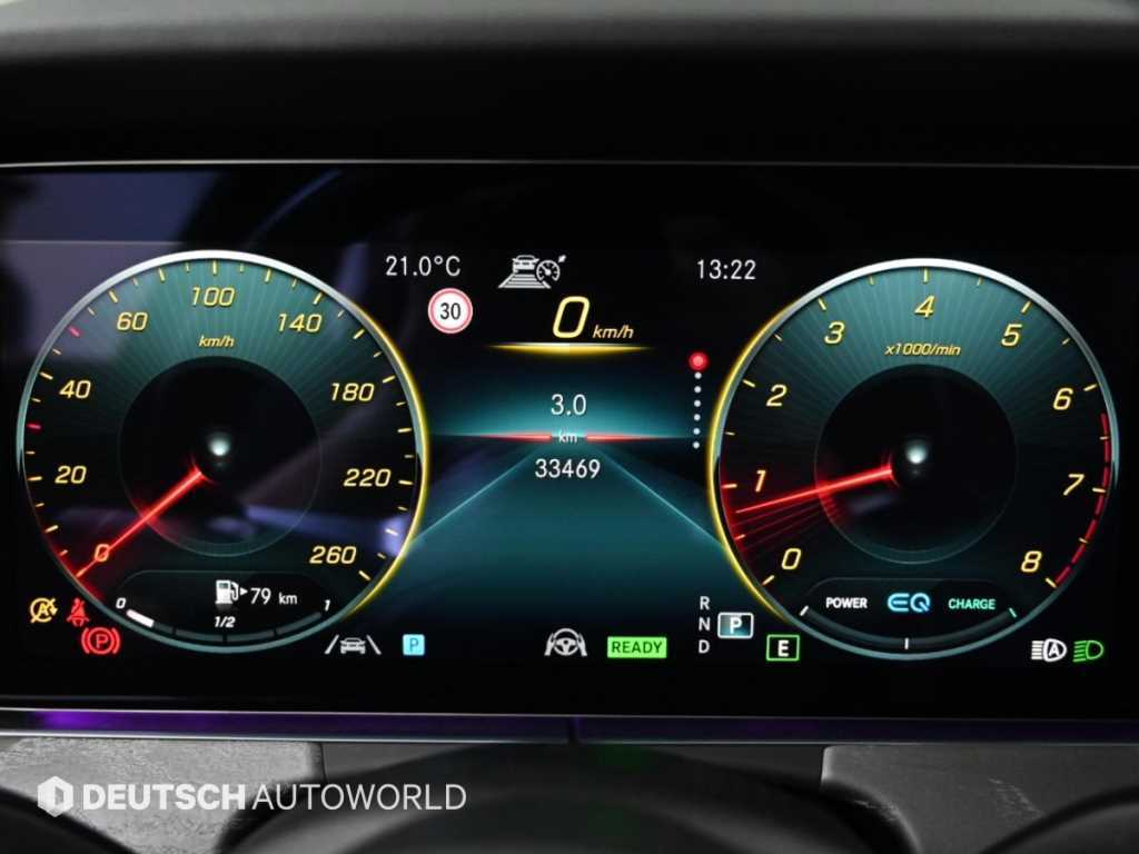 Mercedes-Benz E-Class — photo 08