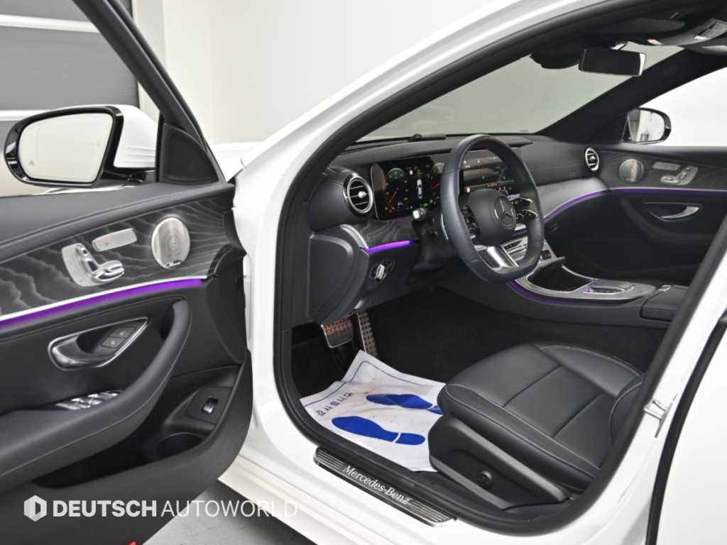 Mercedes-Benz E-Class — photo 11