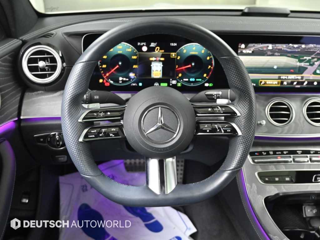 Mercedes-Benz E-Class — photo 13