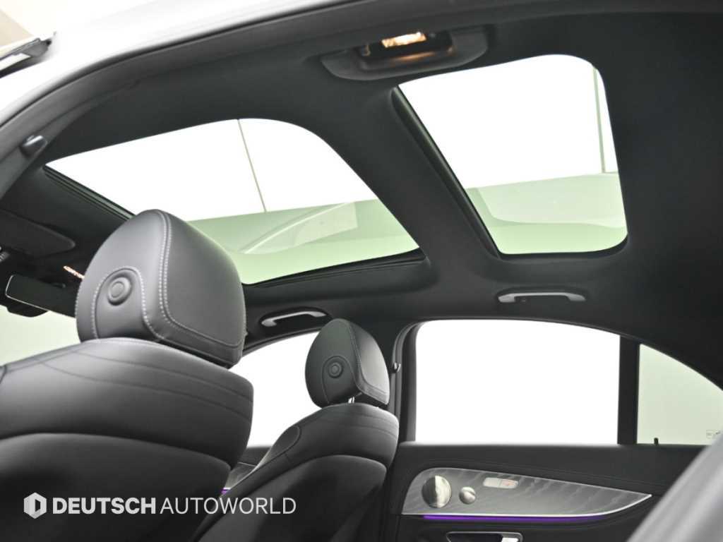 Mercedes-Benz E-Class — photo 18