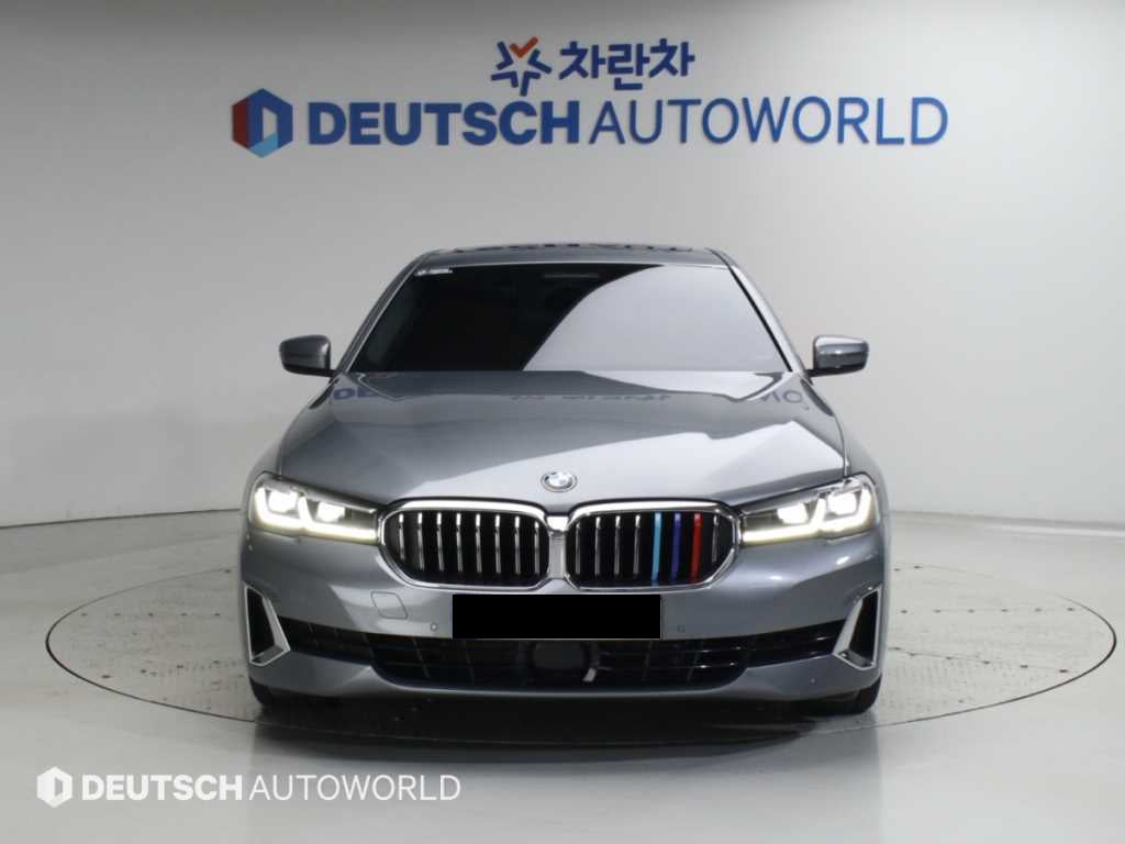 BMW 5-Series — photo 03