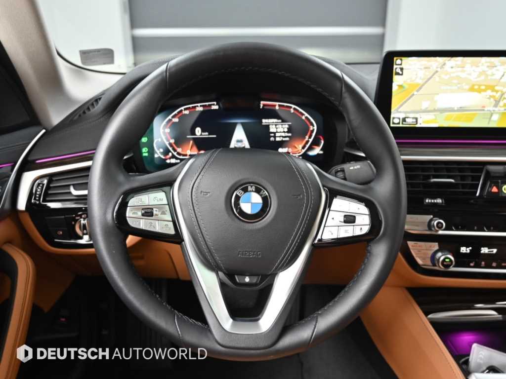 BMW 5-Series — photo 13