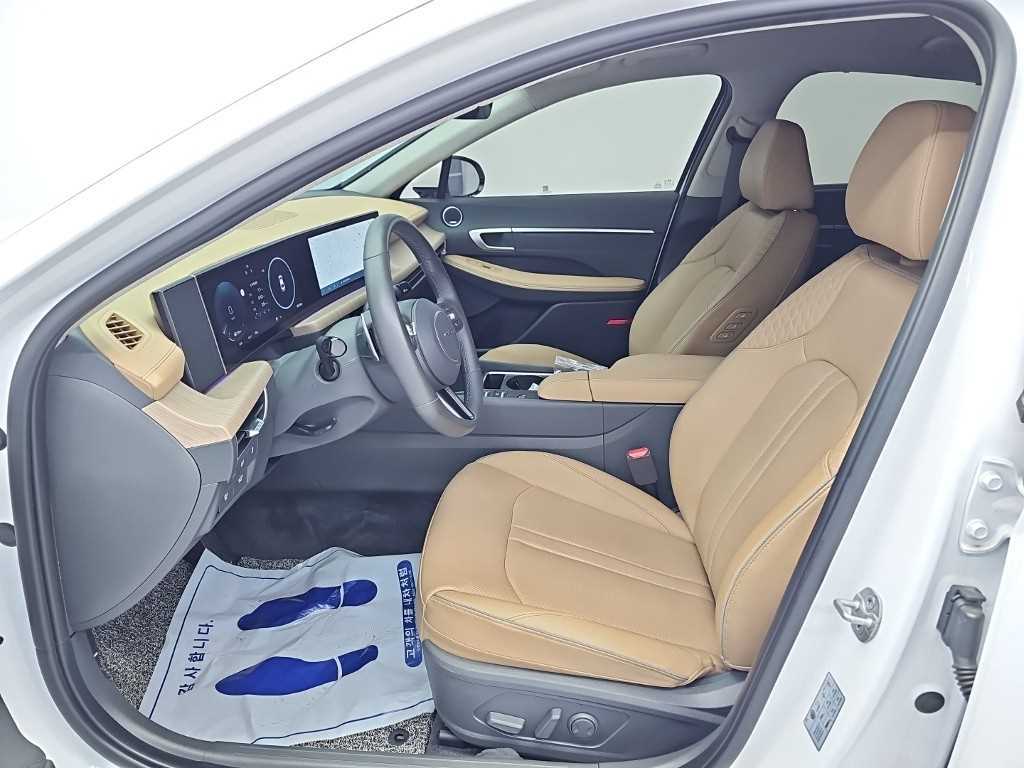 Hyundai Sonata — photo 11