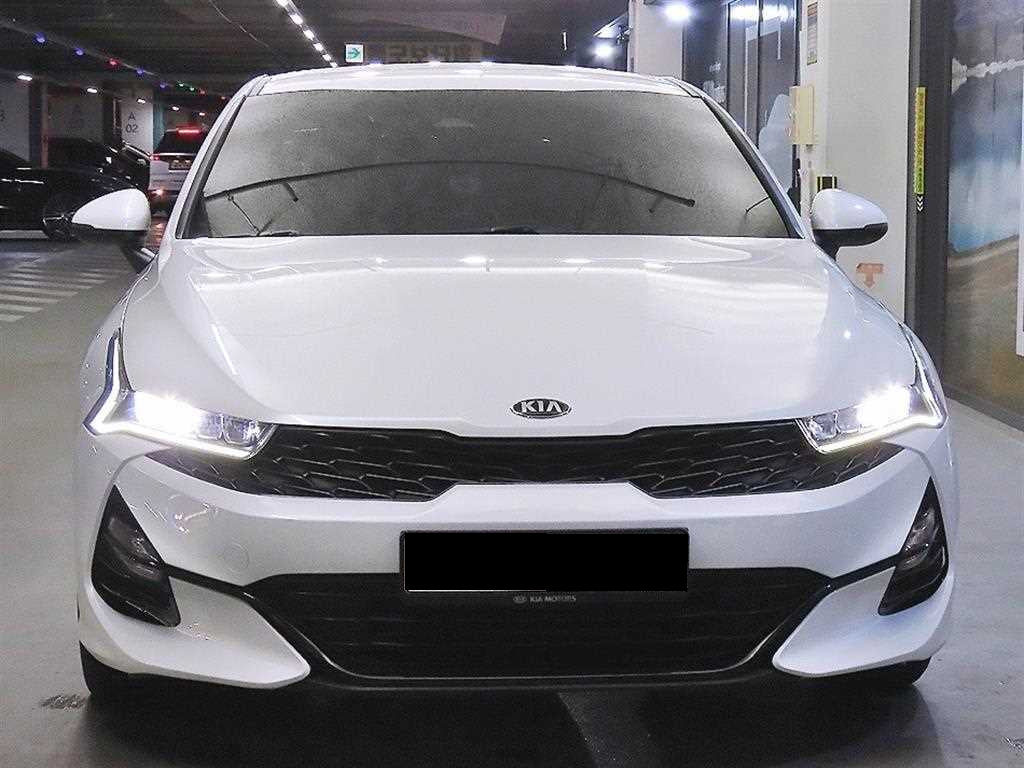 Kia K5 — photo 02