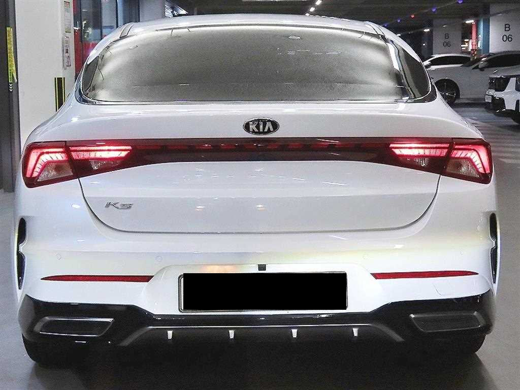 Kia K5 — photo 05