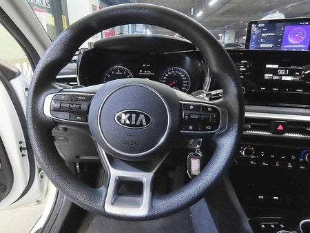 Kia K5 — photo 08