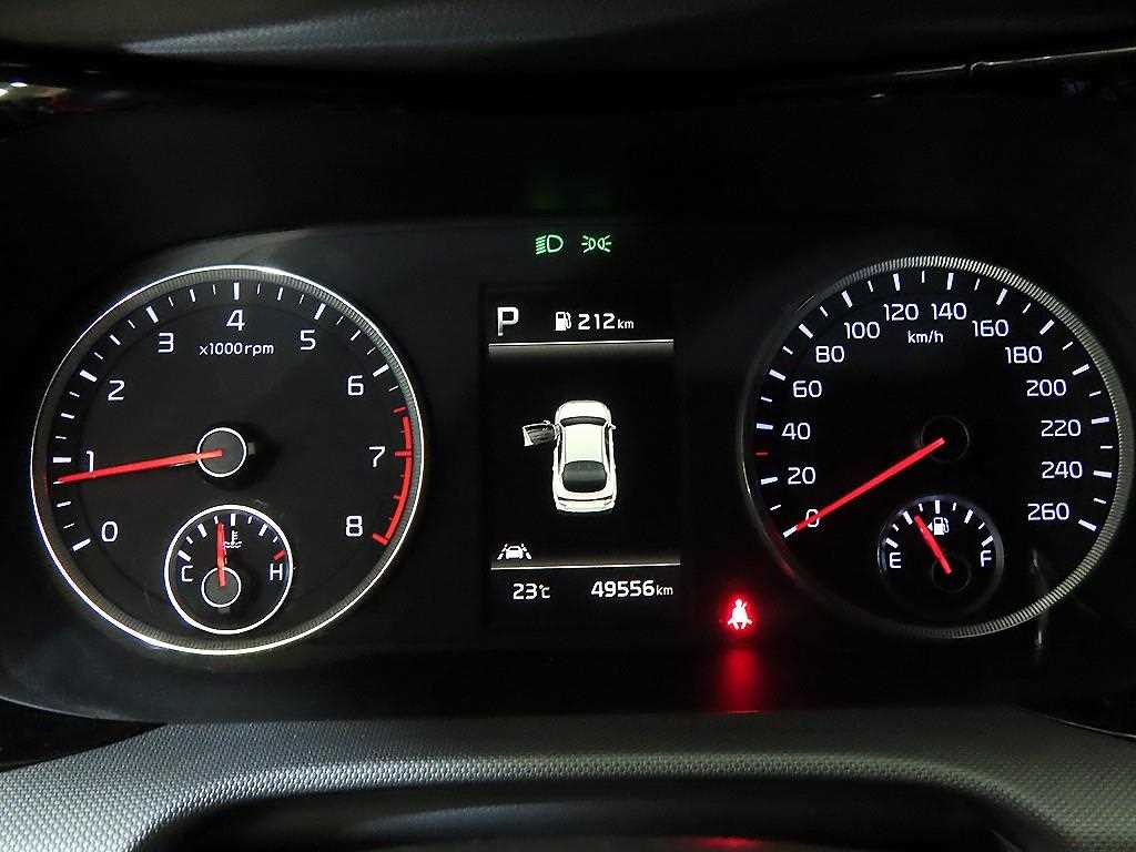 Kia K5 — photo 09