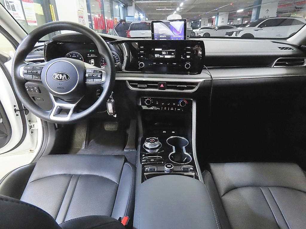 Kia K5 — photo 10