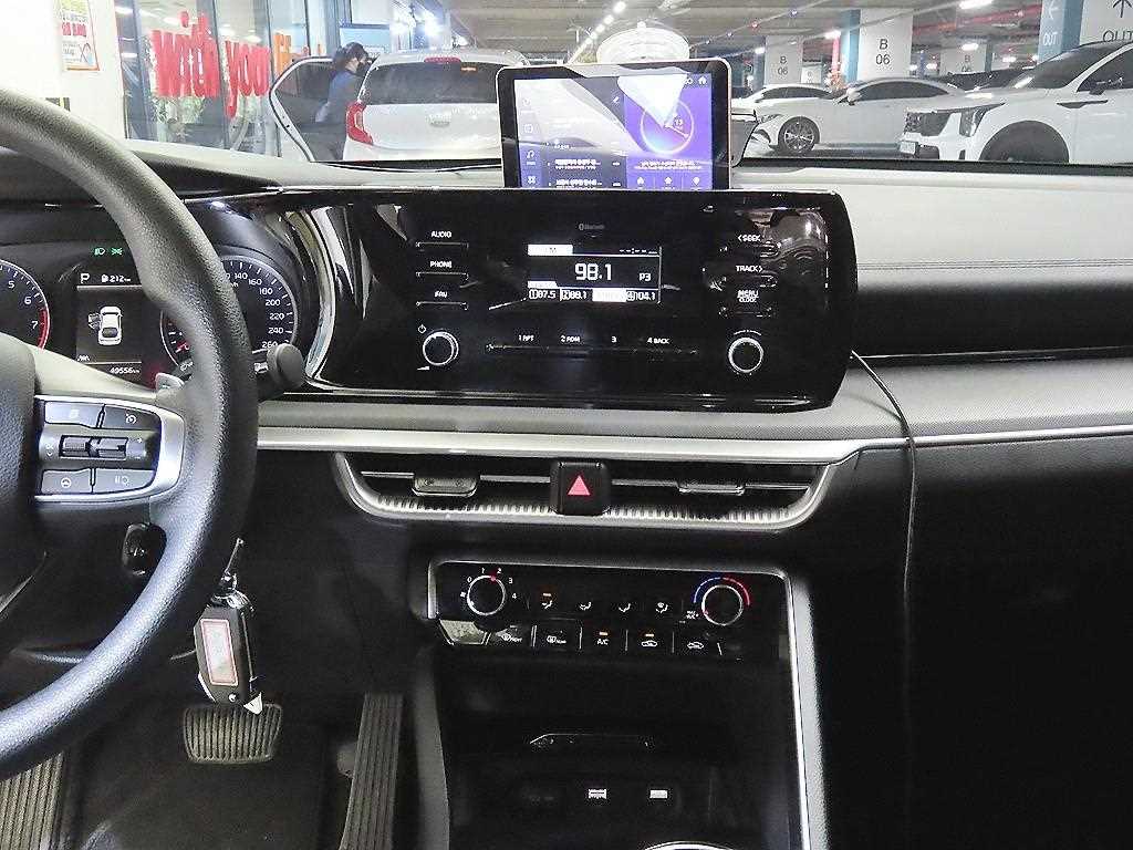 Kia K5 — photo 11