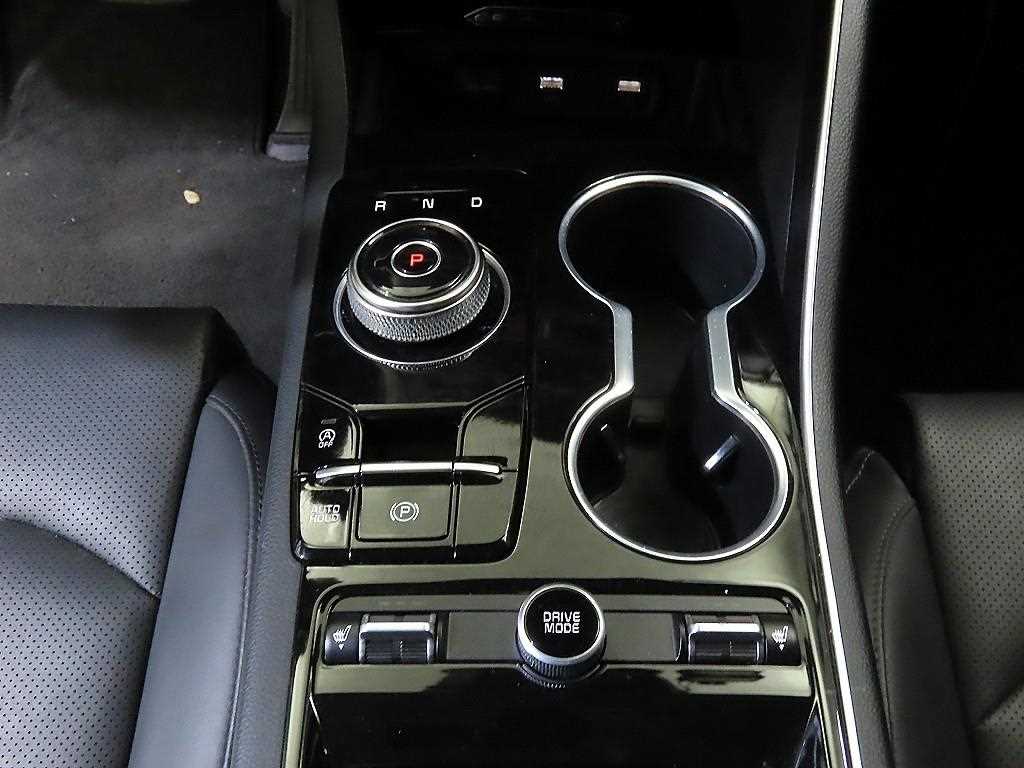 Kia K5 — photo 12