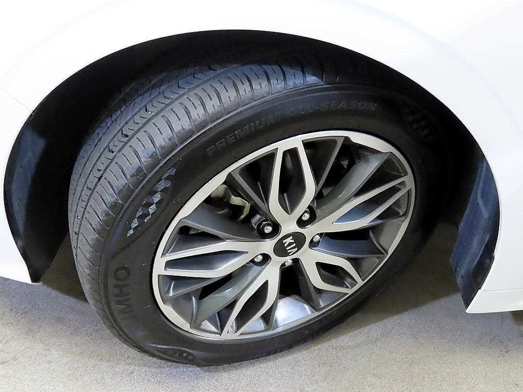 Kia K5 — photo 19