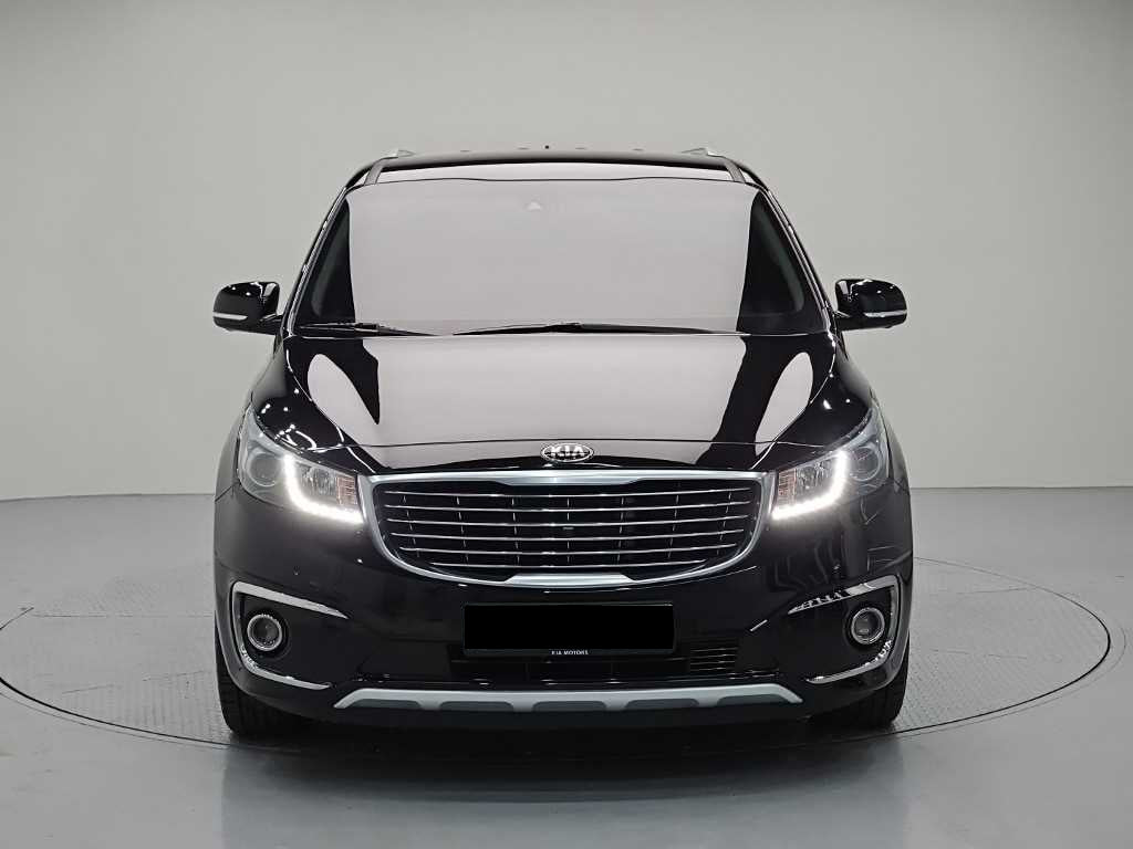 Kia Carnival — photo 02