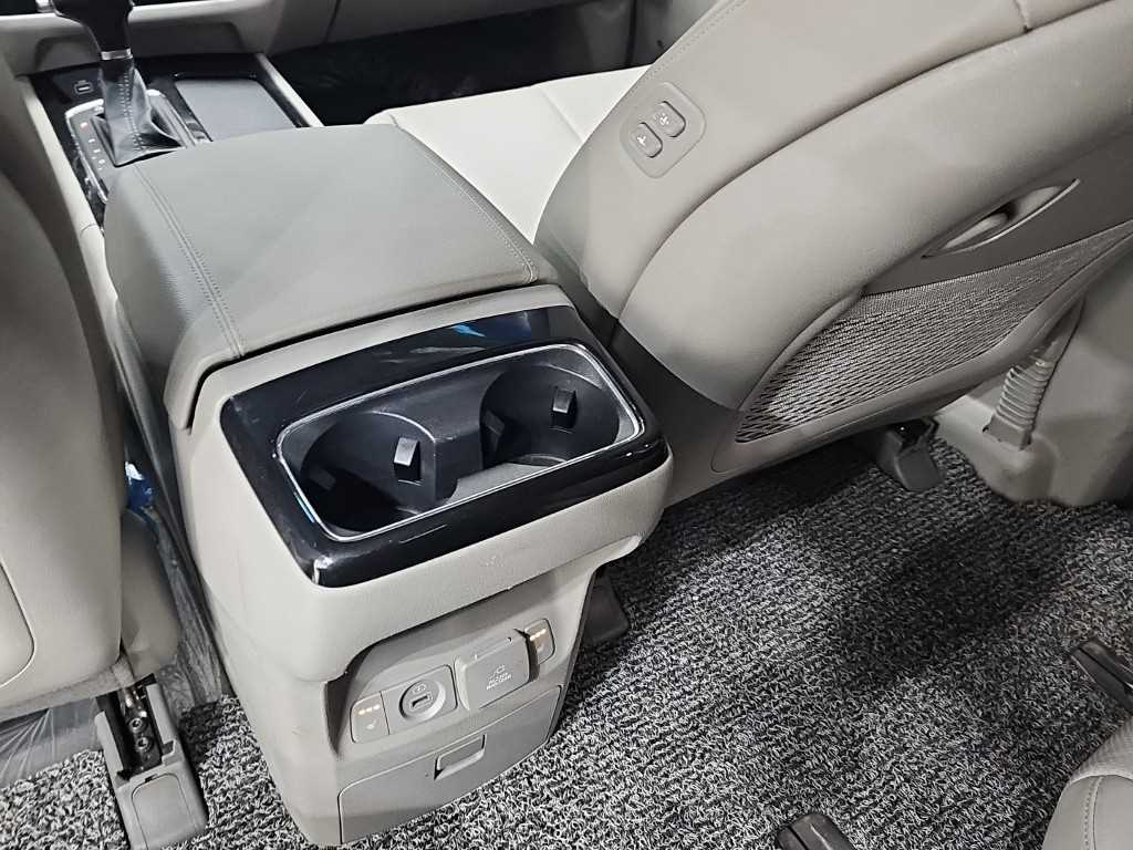Kia Carnival — photo 13