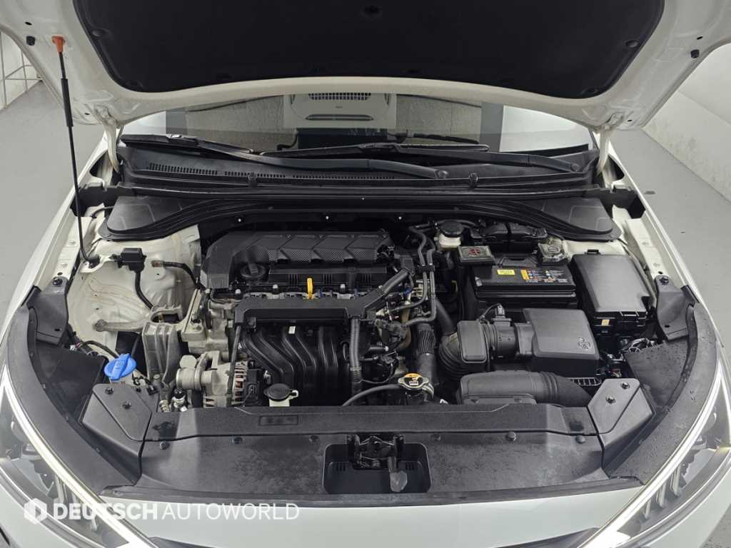 Hyundai Avante — photo 06