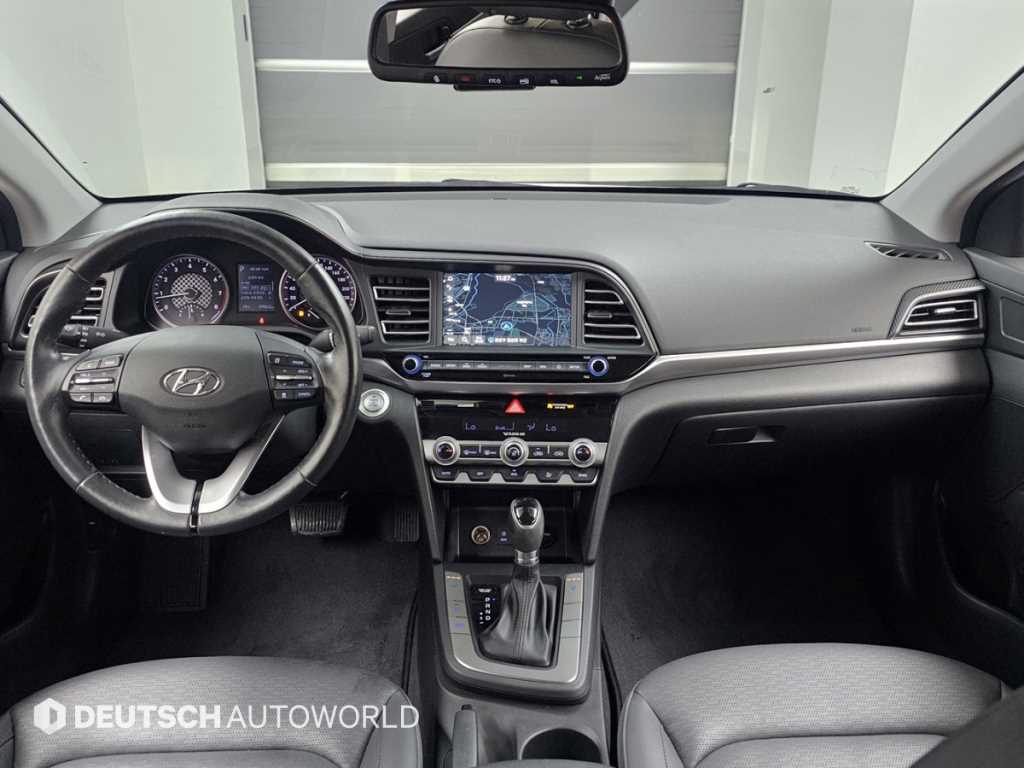 Hyundai Avante — photo 07