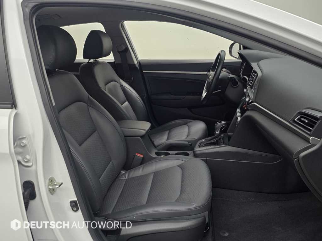 Hyundai Avante — photo 10