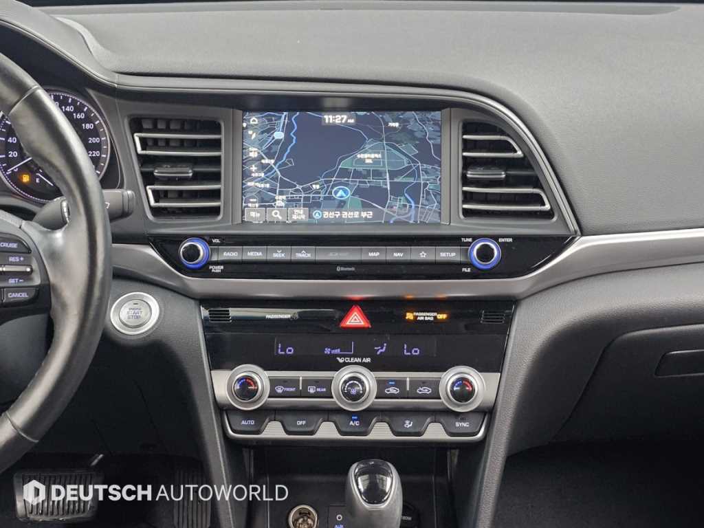 Hyundai Avante — photo 14