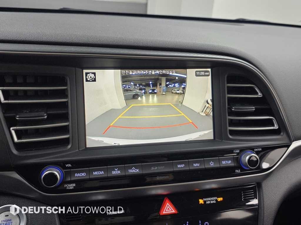 Hyundai Avante — photo 15