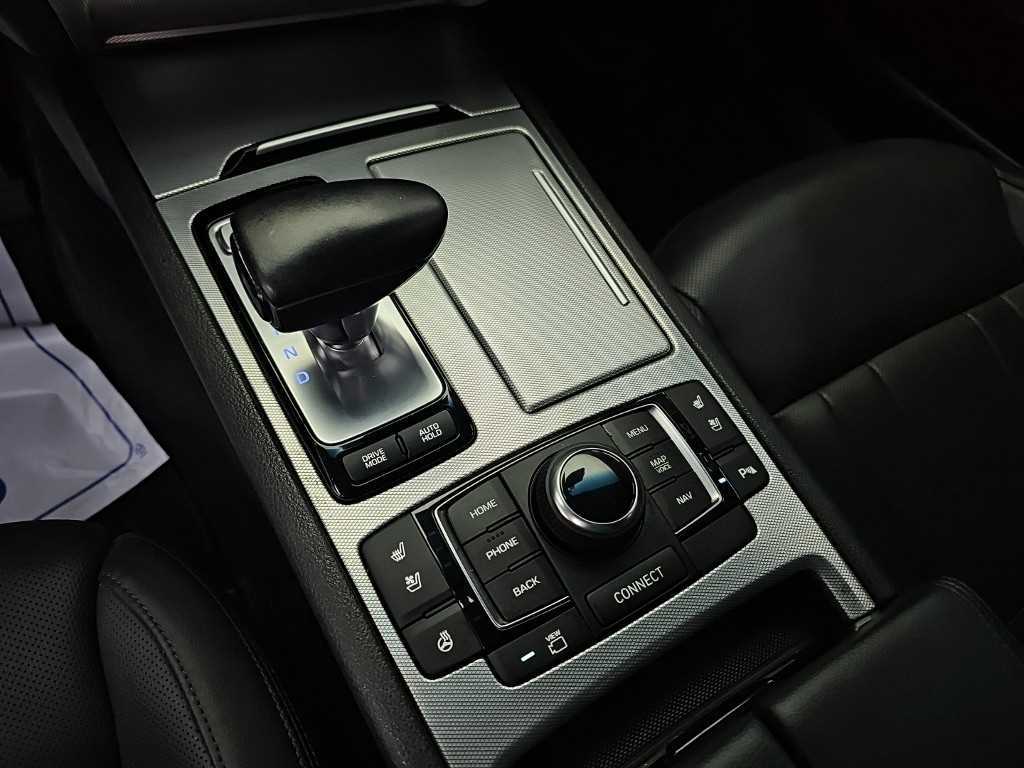 Genesis G80 — photo 08
