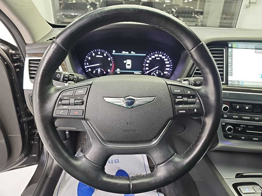 Genesis G80 — photo 09