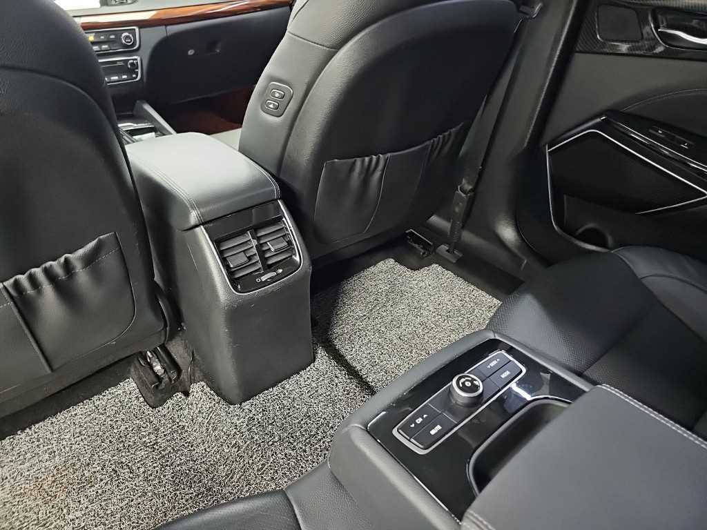 Kia K7 — photo 14