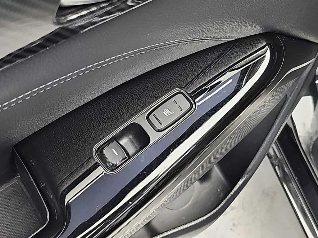 Kia K7 — photo 15