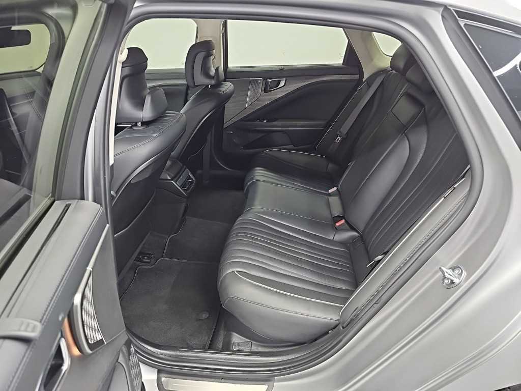 Kia K8 — photo 12