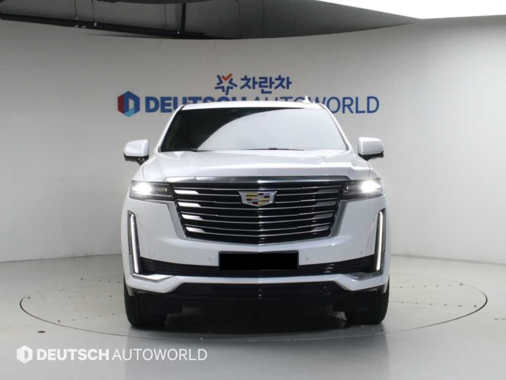Cadillac Escalade — photo 03