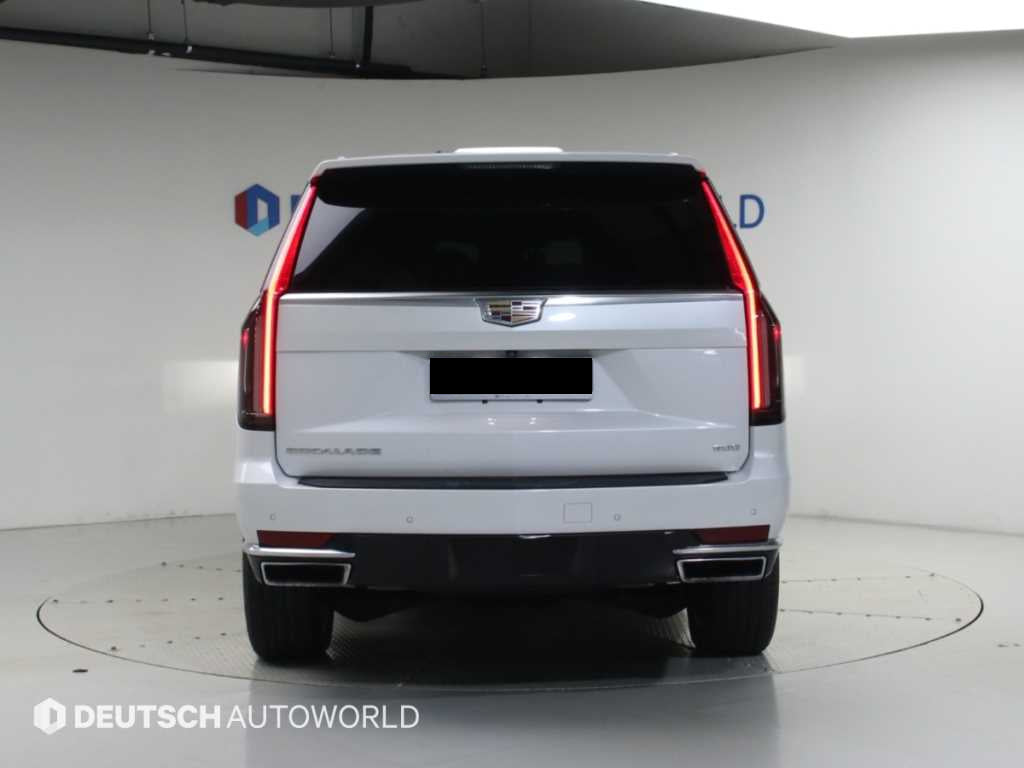 Cadillac Escalade — photo 04