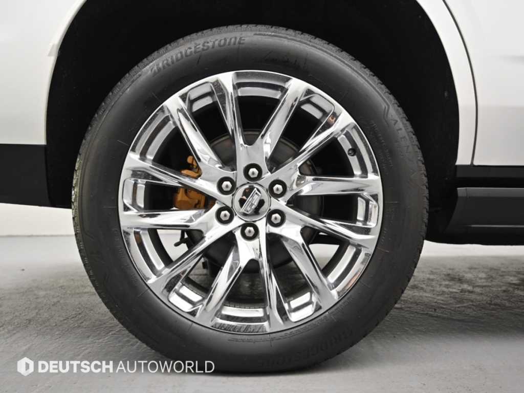 Cadillac Escalade — photo 05