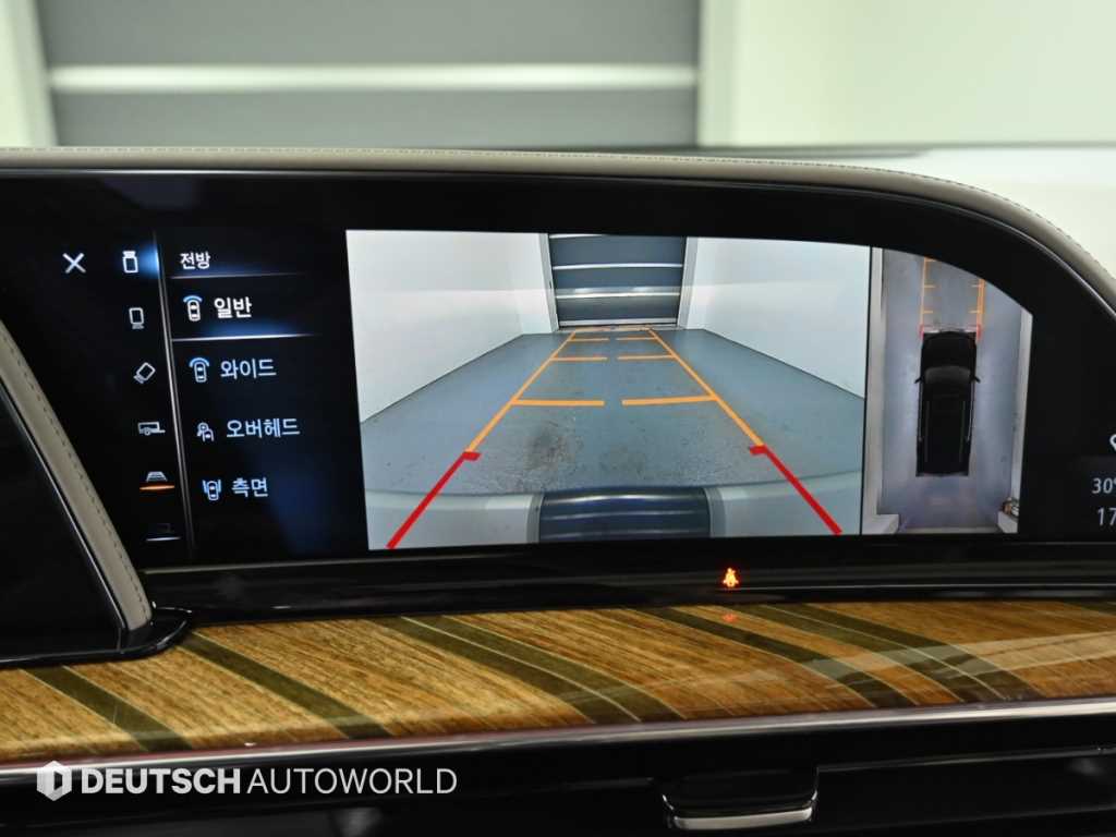 Cadillac Escalade — photo 15