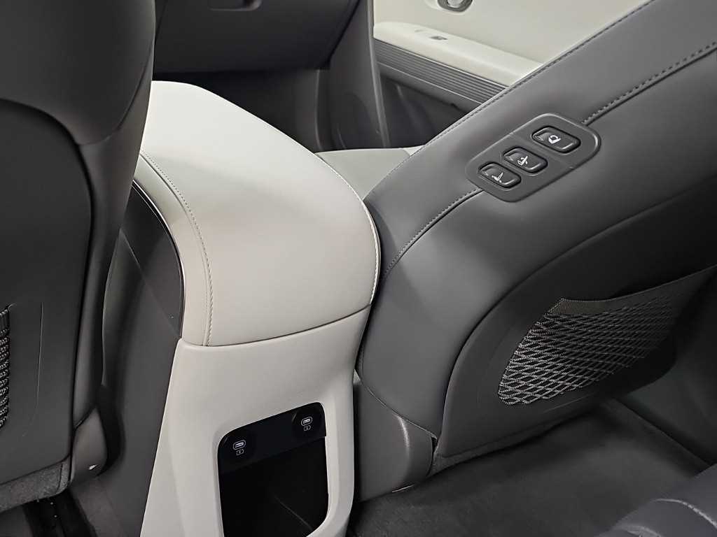 Hyundai Ioniq5 — photo 13