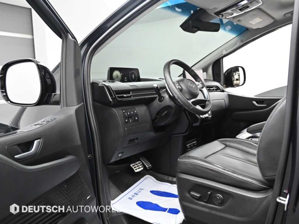 Hyundai Staria — photo 11
