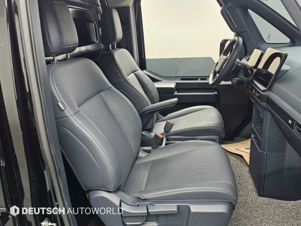 Kia PV5 — photo 10